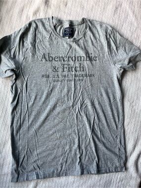 Abercrombie & Fitch Heather Gray Logo Short Sleeve Tee